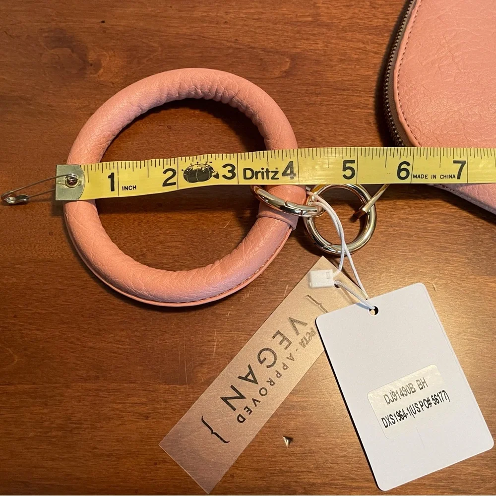 Vegan Leather Wristlet. Purse Lux Brand. Pinky Blush Color. NWT - Picture 6 of 8